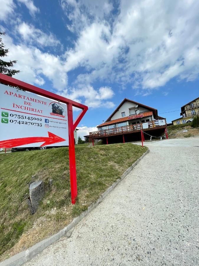 Red Family Apartments Paltinis Exterior photo
